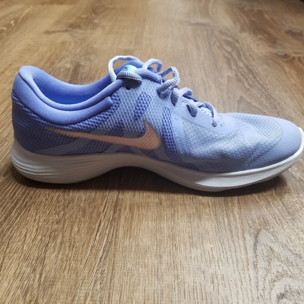 Girl's Size 6.5Y (Women's size 8) Nike Revolution 4 Athletic Shoes